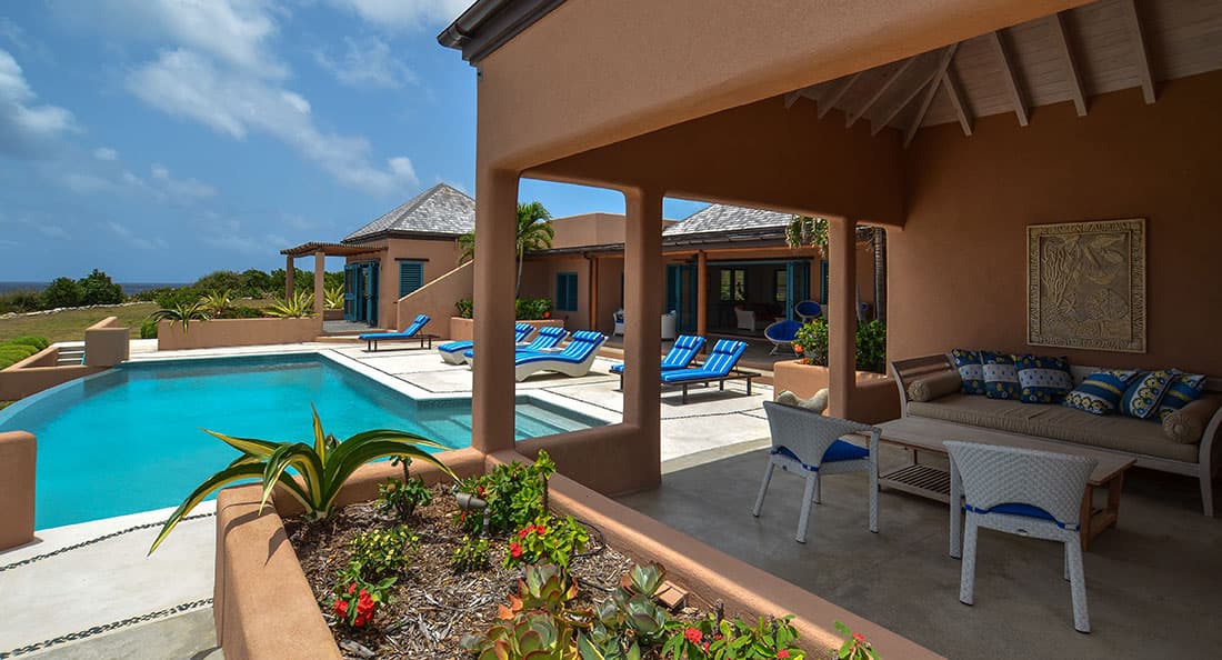 03-CDAL-AzuraVilla-PoolLounge-JMR12D7K4859